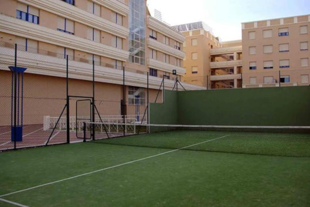 Fibes Con Piscina Y Parking Gratis Apartamento Sevilla Este Exterior foto